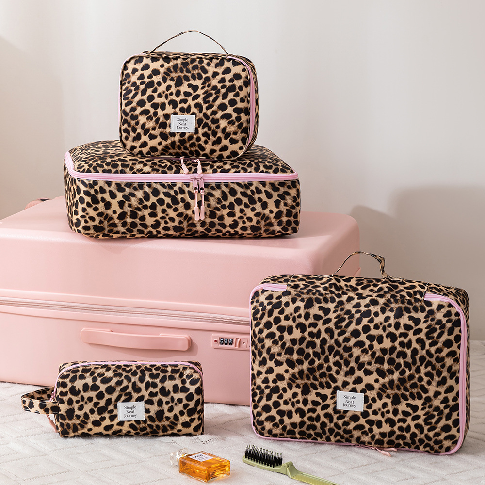 Trousse de maquillage léopard, - Travel Accessories Organiser avis et prix